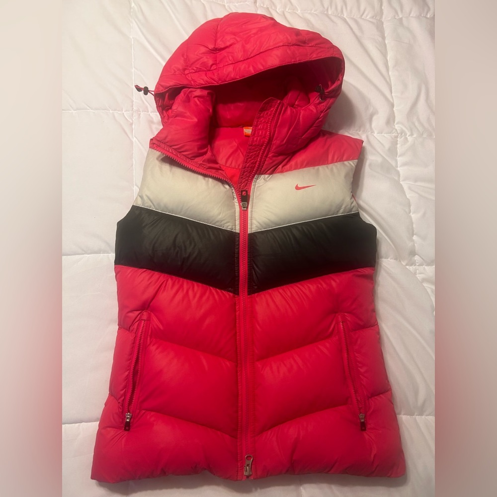 Womans Nike Puffer Vest Size Medium